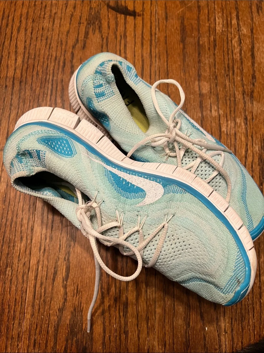 Nike Women's 5.0 Fly Knit  Light Aqua and White Knit Running Shoes